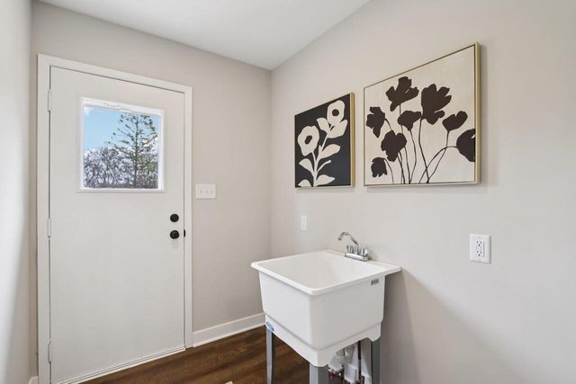 9936 N Concord DRIVE, Mequon, WI 53097