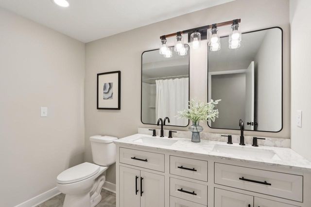 9936 N Concord DRIVE, Mequon, WI 53097