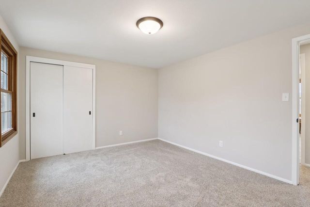 9936 N Concord DRIVE, Mequon, WI 53097