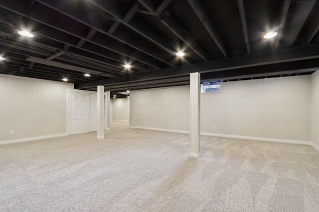 9936 N Concord DRIVE, Mequon, WI 53097