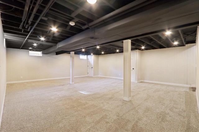 9936 N Concord DRIVE, Mequon, WI 53097