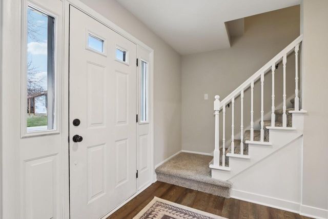 9936 N Concord DRIVE, Mequon, WI 53097