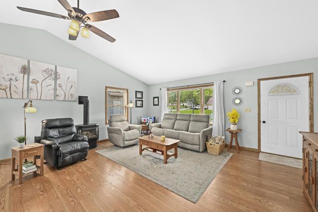 7950 S Cecily DRIVE, Oak Creek, WI 53154