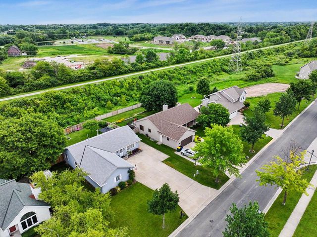 7950 S Cecily DRIVE, Oak Creek, WI 53154