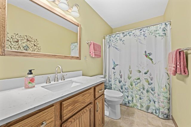 7950 S Cecily DRIVE, Oak Creek, WI 53154