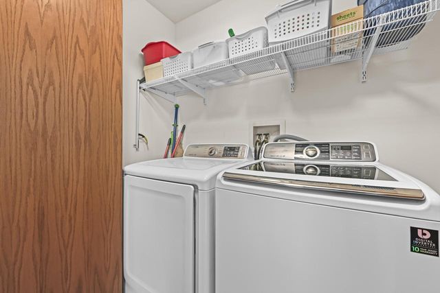 7950 S Cecily DRIVE, Oak Creek, WI 53154