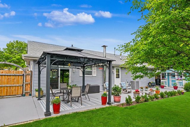 7950 S Cecily DRIVE, Oak Creek, WI 53154