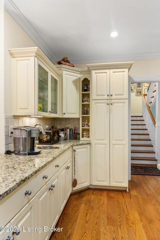 1622 Two Springs Pl, Louisville, KY 40207