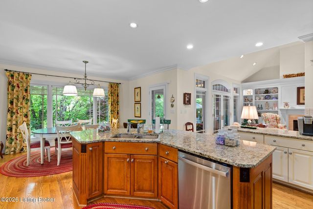 1622 Two Springs Pl, Louisville, KY 40207