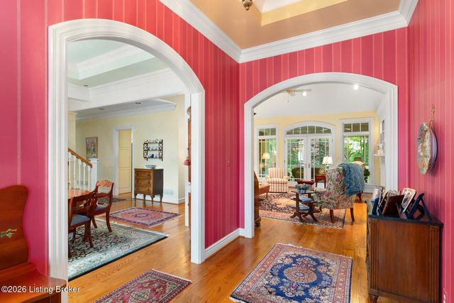 1622 Two Springs Pl, Louisville, KY 40207