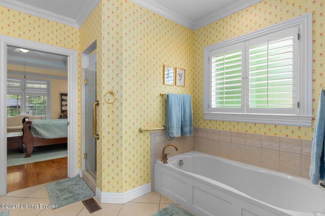 1622 Two Springs Pl, Louisville, KY 40207