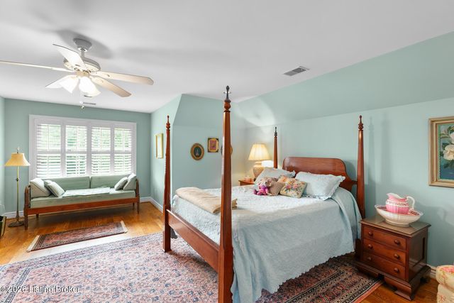 1622 Two Springs Pl, Louisville, KY 40207