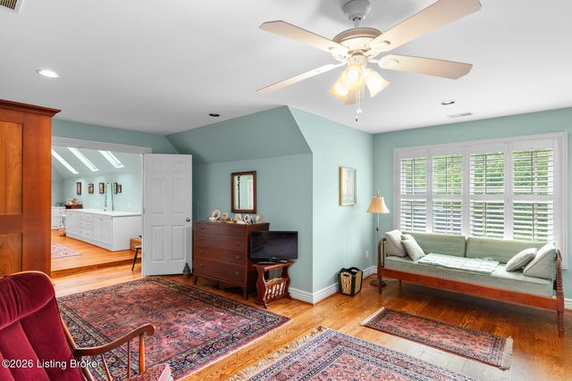 1622 Two Springs Pl, Louisville, KY 40207