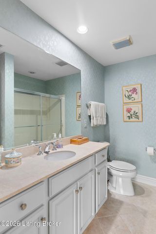 1622 Two Springs Pl, Louisville, KY 40207