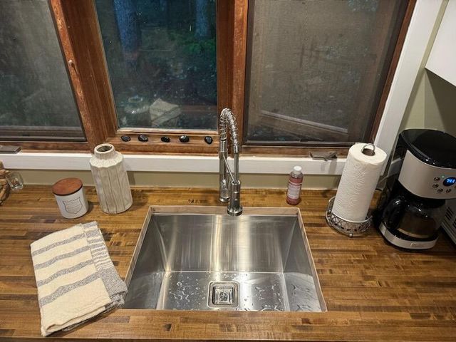 9737 Pine Forest RD, Floyd, VA 24091