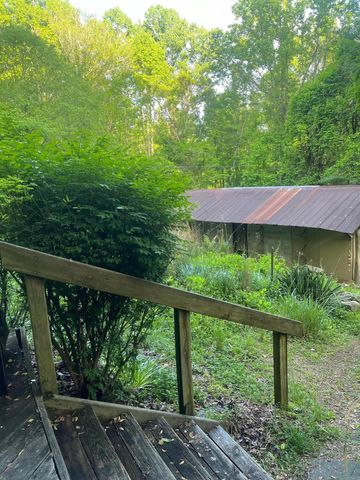 9737 Pine Forest RD, Floyd, VA 24091