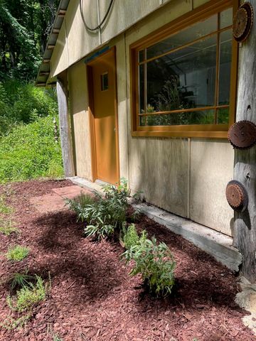 9737 Pine Forest RD, Floyd, VA 24091