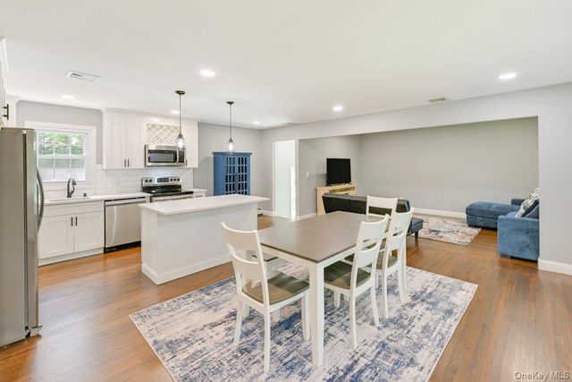 2 Fairview Road, Hampton Bays, NY 11946