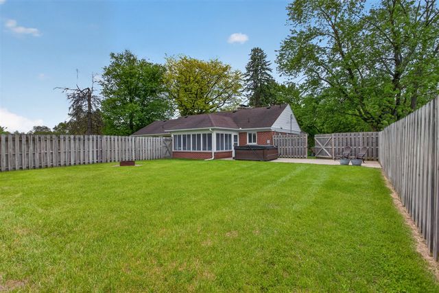 10260 Mack Island Road, Grass Lake, MI 49240
