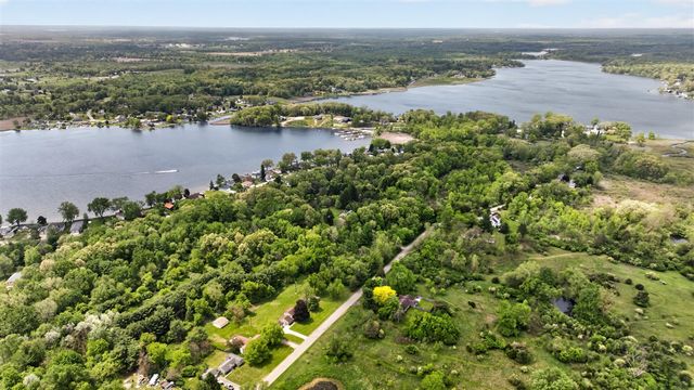 10260 Mack Island Road, Grass Lake, MI 49240