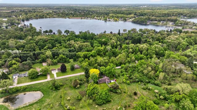 10260 Mack Island Road, Grass Lake, MI 49240