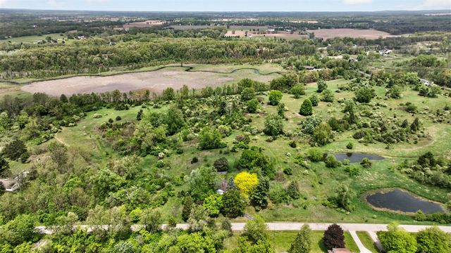 10260 Mack Island Road, Grass Lake, MI 49240