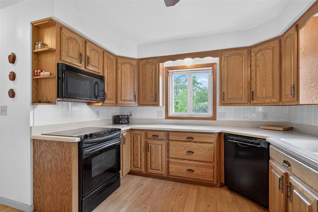 10260 Mack Island Road, Grass Lake, MI 49240