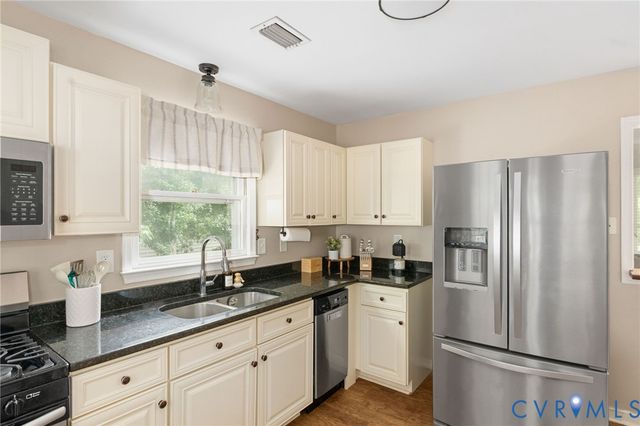 13325 Master Stag Dr, Chesterfield, VA 23112