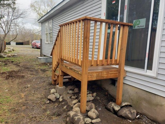 907 S COLLEGE St, Joseph, OR 97846