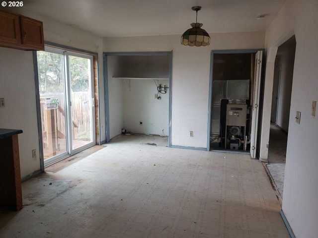 907 S COLLEGE St, Joseph, OR 97846