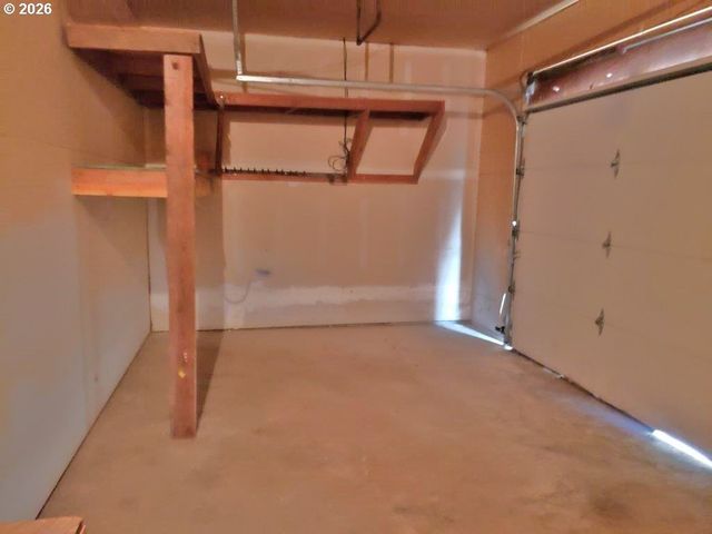 907 S COLLEGE St, Joseph, OR 97846