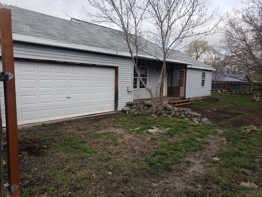 907 S COLLEGE St, Joseph, OR 97846