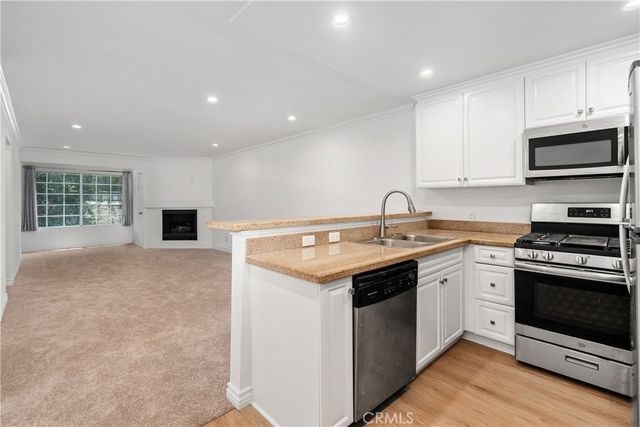 5525 Canoga Avenue 218, Woodland Hills, CA 91367