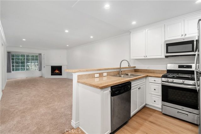 5525 Canoga Avenue 218, Woodland Hills, CA 91367