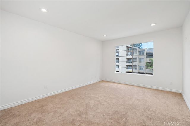 5525 Canoga Avenue 218, Woodland Hills, CA 91367