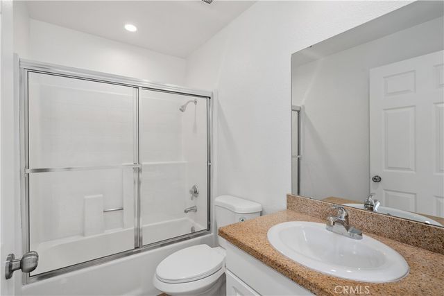 5525 Canoga Avenue 218, Woodland Hills, CA 91367