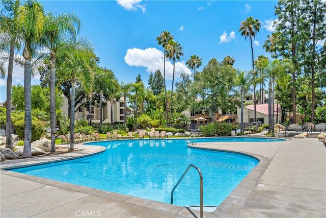 5525 Canoga Avenue 218, Woodland Hills, CA 91367