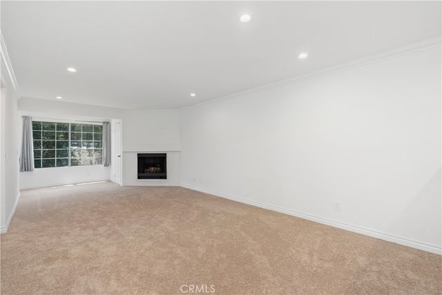 5525 Canoga Avenue 218, Woodland Hills, CA 91367