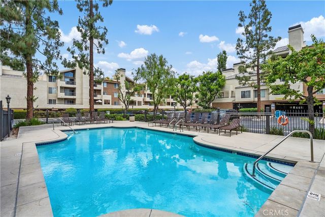 5525 Canoga Avenue 218, Woodland Hills, CA 91367