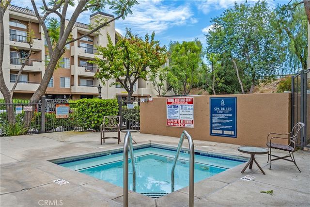 5525 Canoga Avenue 218, Woodland Hills, CA 91367
