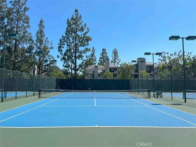 5525 Canoga Avenue 218, Woodland Hills, CA 91367