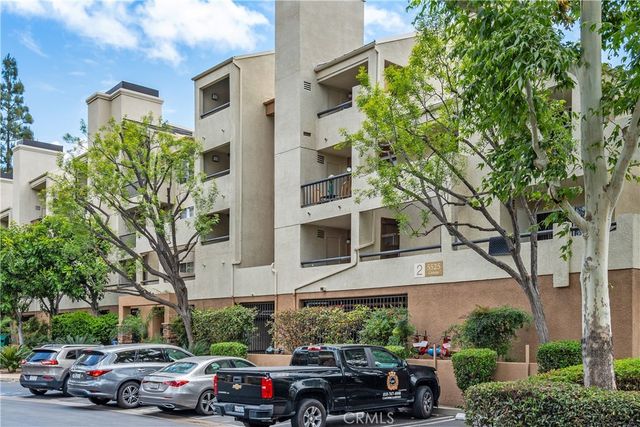 5525 Canoga Avenue 218, Woodland Hills, CA 91367