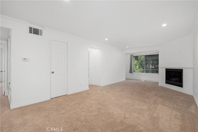 5525 Canoga Avenue 218, Woodland Hills, CA 91367