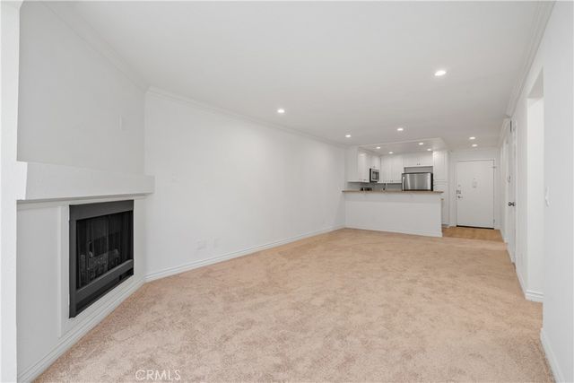 5525 Canoga Avenue 218, Woodland Hills, CA 91367