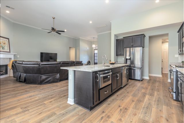 1157 MOUNTAIN SIDE DR, Collierville, TN 38017