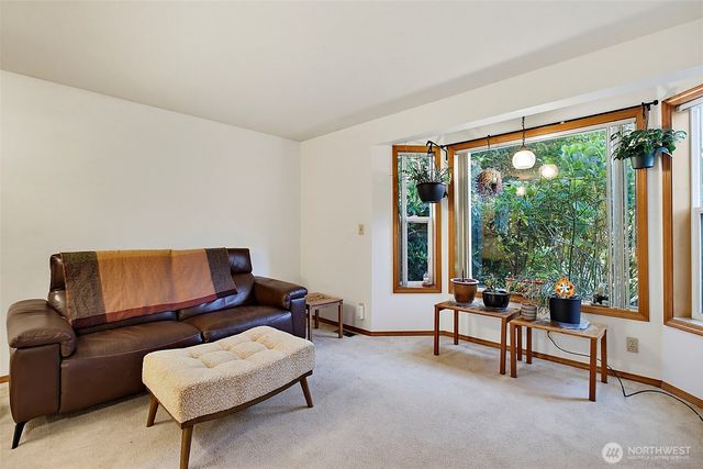 27117 41st Place S, Kent, WA 98032