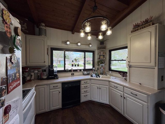 1426 Tamarack Lane, Janesville, WI 53545