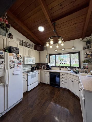 1426 Tamarack Lane, Janesville, WI 53545