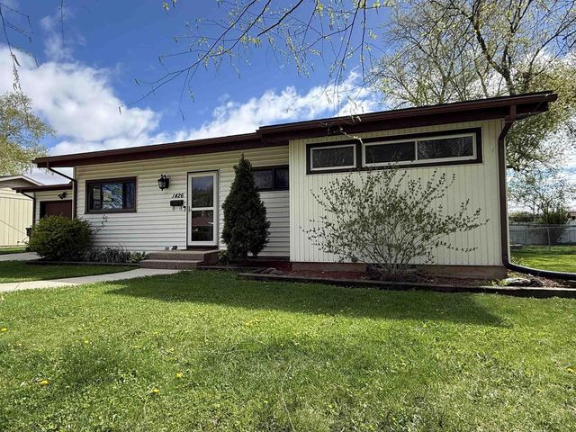 1426 Tamarack Lane, Janesville, WI 53545