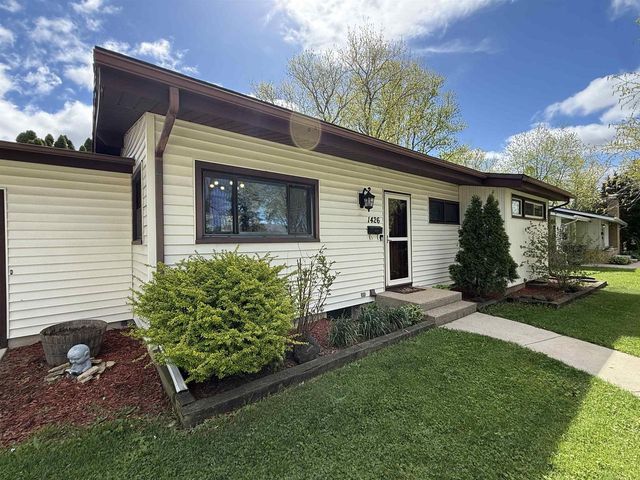 1426 Tamarack Lane, Janesville, WI 53545